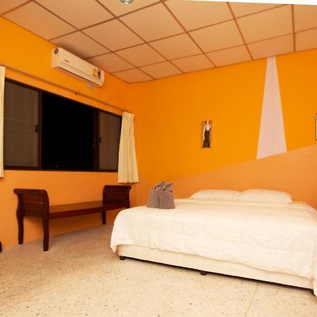 טונגסלה Holiday Phangan - Hostel & Bar מראה חיצוני תמונה